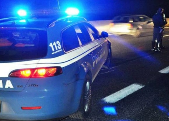 17enne fermato in bici in autostrada