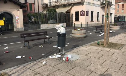 Arona: la domenica mattina si passeggia fra l'immondizia