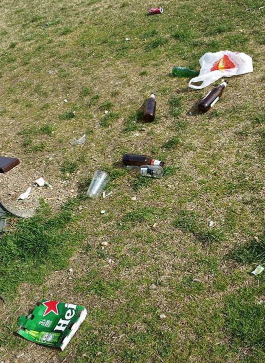 Arona, prosegue l’immondizia-tour: qui Punta Vevera