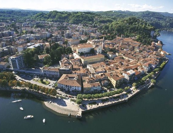 “Guardate cosa scrive su facebook!” Cestinata la candidatura di Guazzoni