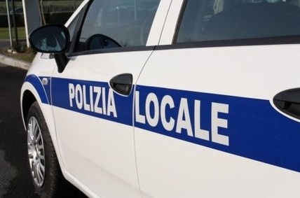 Vandali a Briga Novarese incendiano il fiocco anti bulli