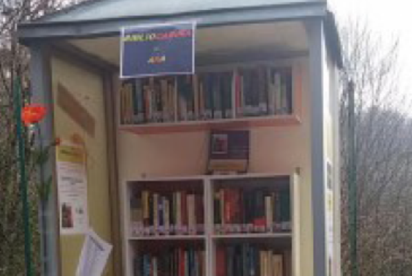 Da cabina telefonica a biblioteca a cielo aperto