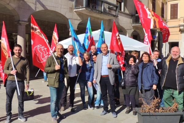 Dipendenti Carrefour in piazza