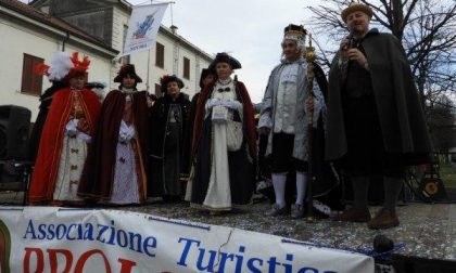 Tanta gente a festeggiare il Carnevale a Cameri (FOTOGALLERY)