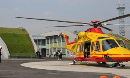 Stresa cade in bici e batte la testa: grave al Maggiore