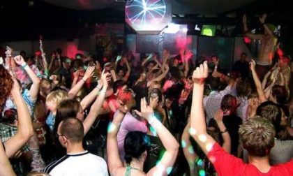 Forzano l'ingresso di una fabbrica: fermato il rave party abusivo