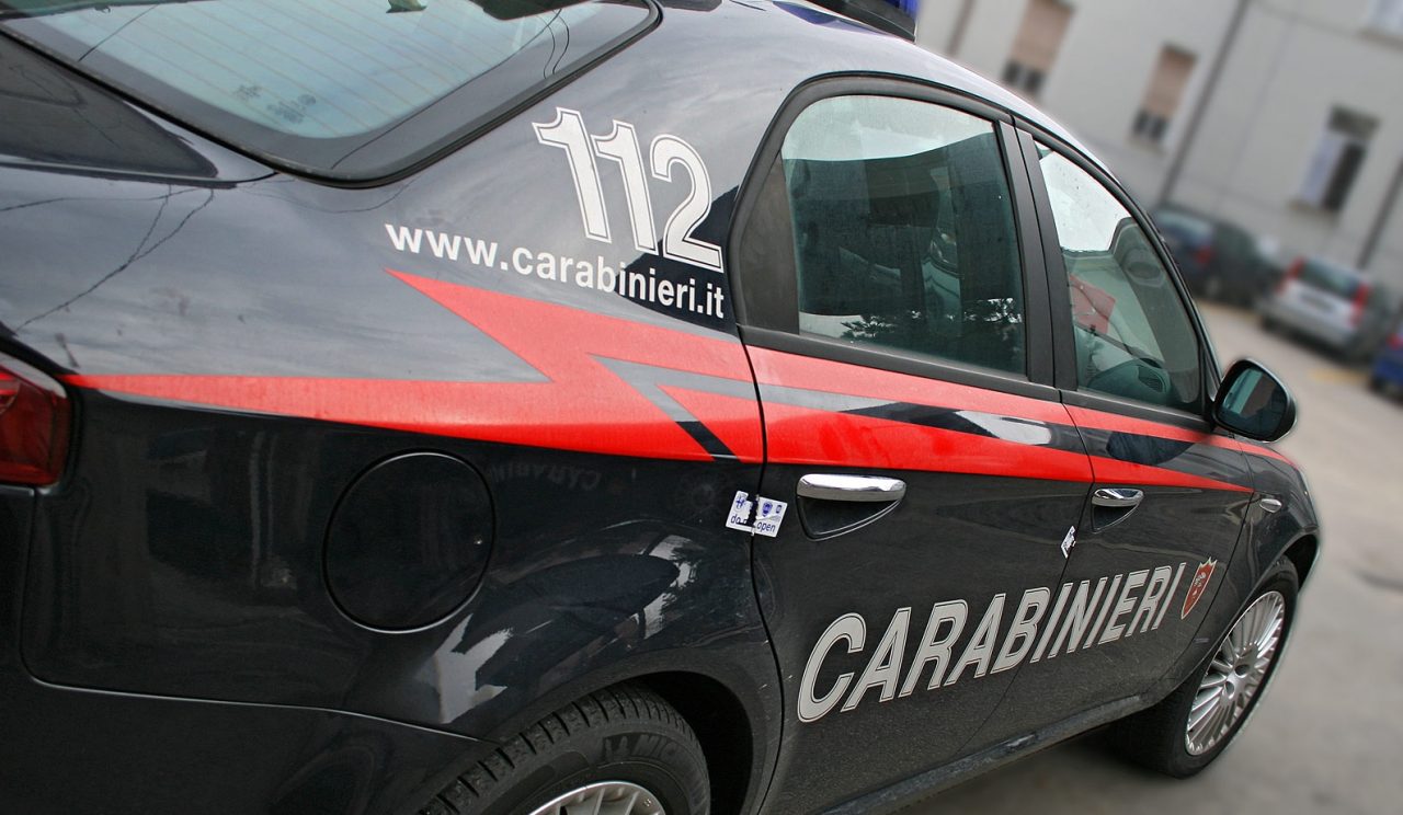 Rubano in casa di una signora: due aronesi arrestati