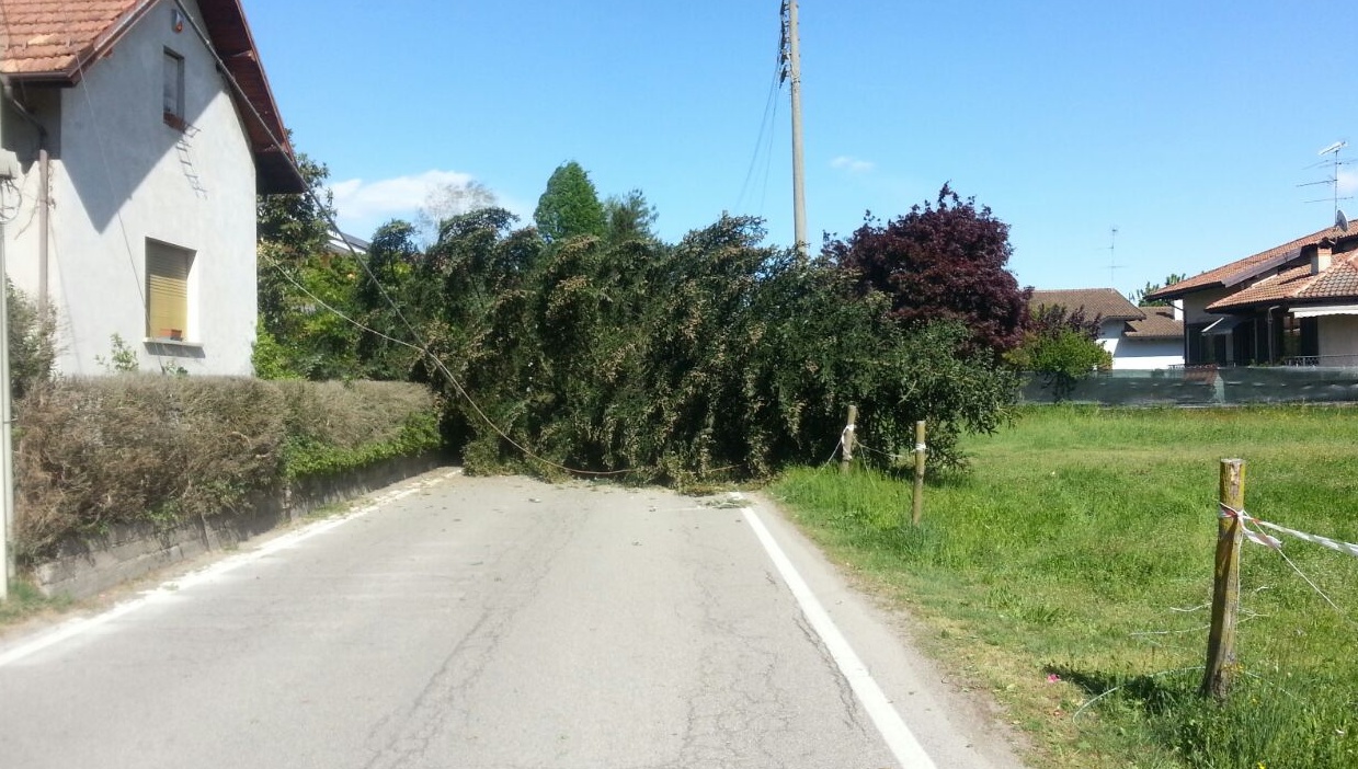 Strada chiusa in via Beati a Castelletto: la polizia locale raccomanda cautela