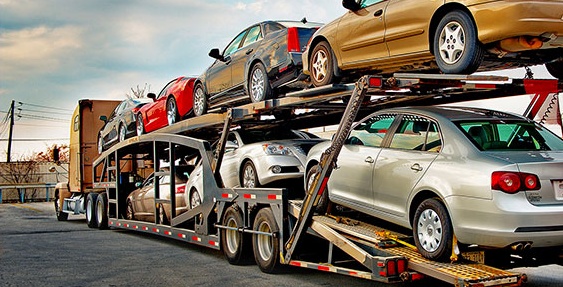 Trasportava un’auto senza matricola: bisarca fermata