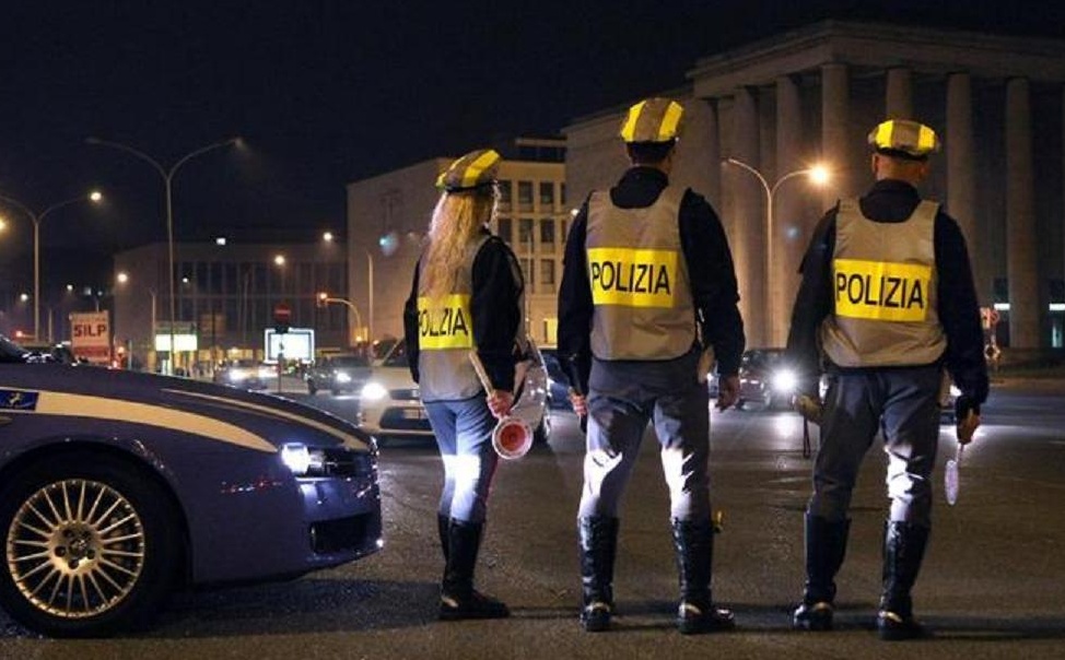 Viaggiava senza assicurazione: patente ritirata