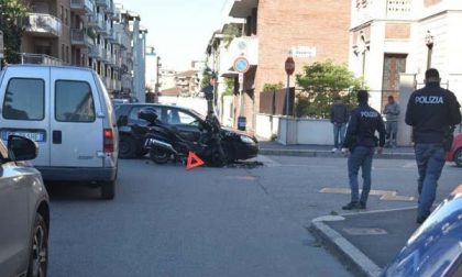 Auto contro scooter in viale Roma
