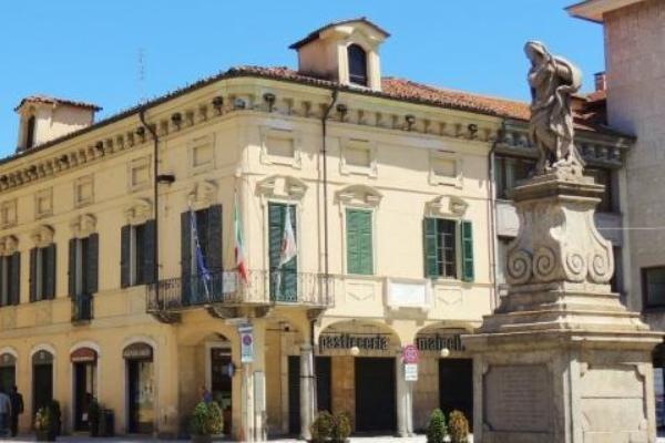 Elezioni amministrative, Bossi candidato del centrodestra