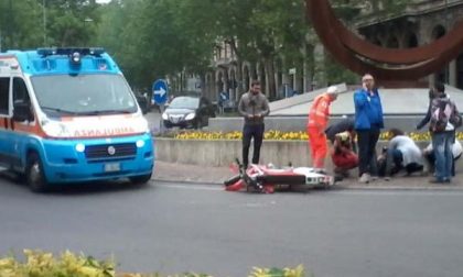 Incidente alla rotonda di via Andrea Costa