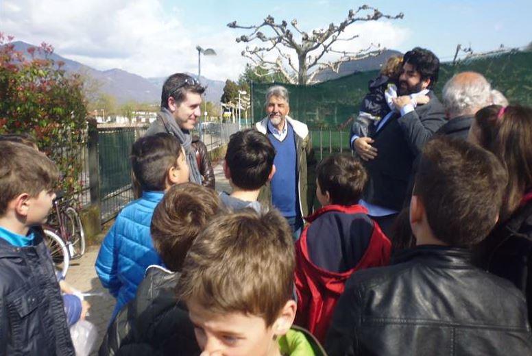 Milioni di pesci ripopolano il lago