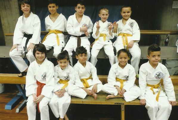 Pioggia di medaglie per i giovani karateki borgomaneresi