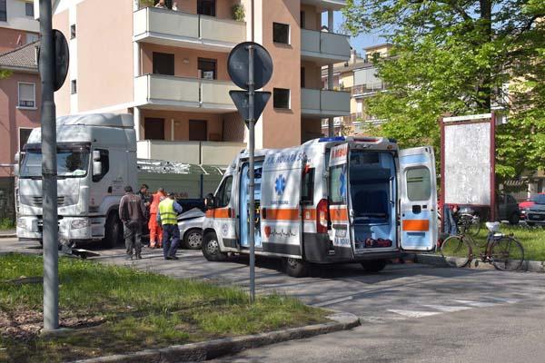 Schianto in viale Curtatone