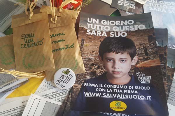“Semi non cemento”, anche Legambiente Novara in piazza per la Giornata della Terra