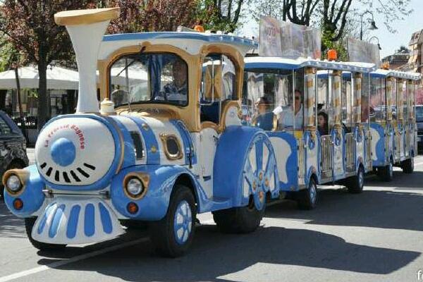 Trenino turistico ad Arona, nuovo gestore cercasi