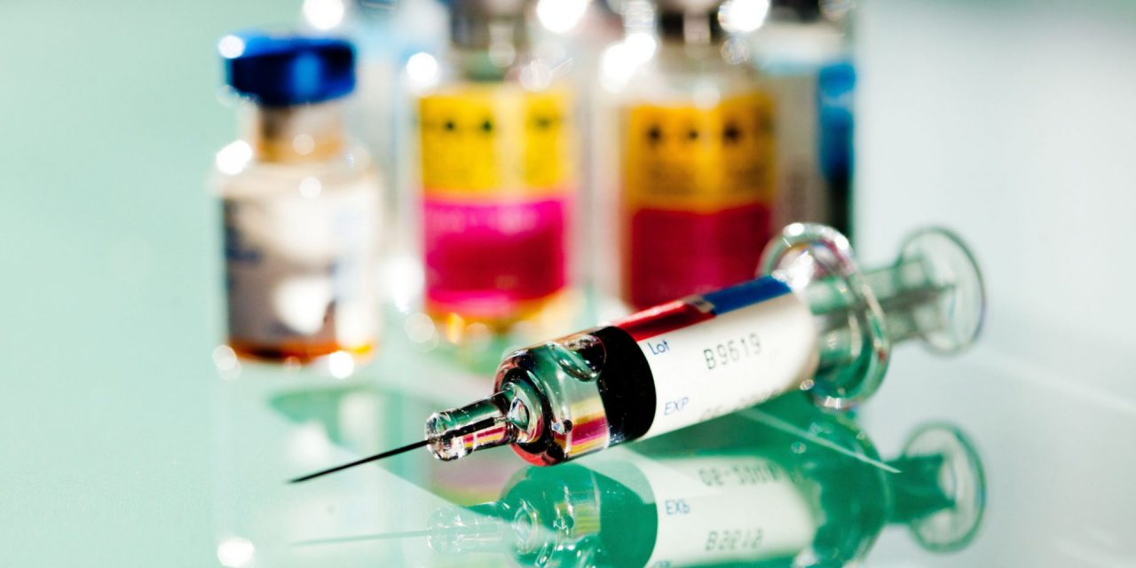 Ordine dei medici di Novara: “Colleghi vaccinatevi”