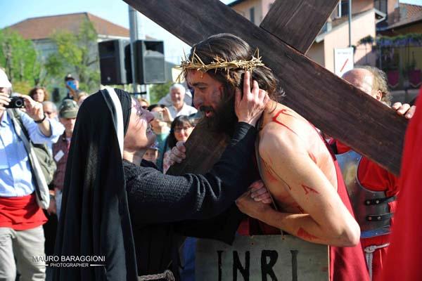Venerdì Santo di Romagnano, 259 edizioni e sempre tanta emozione (FOTOGALLERY)