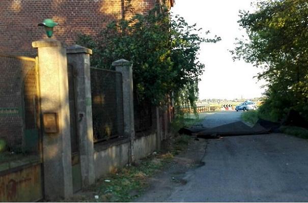 Vento: scoperchiato il tetto della centrale di Olengo