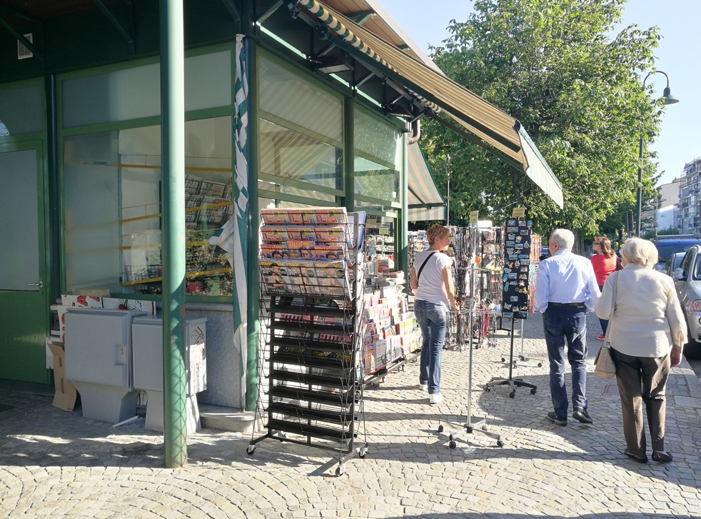 Arona: riapre l’edicola di corso Repubblica