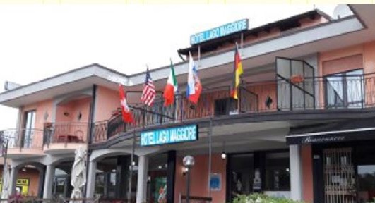 Castelletto: si barrica nel suo hotel per non ospitare i rifugiati