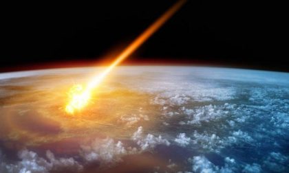 Un meteorite illumina i cieli di verde