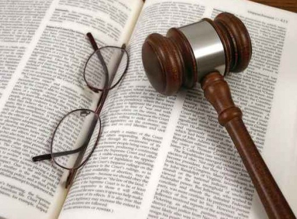 Verbania: il Comune querela chi insulta l’Amministrazione