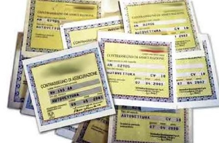 Viaggiava senza Rca: oltre 800 euro di multa