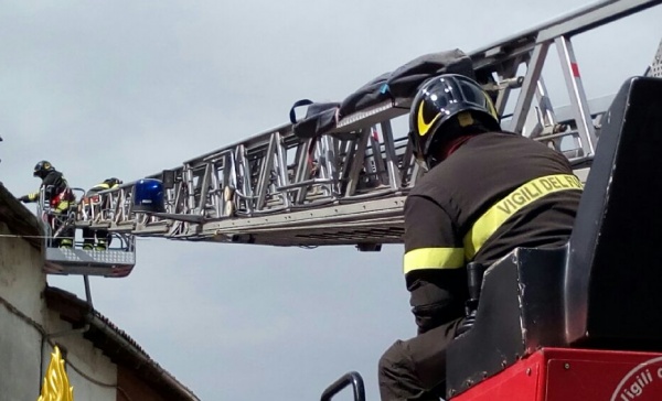 Vigili del fuoco in piazza: Stipendio più basso di tutti i Corpi