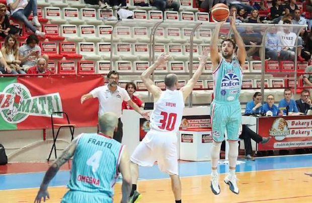 Basket, beffa Paffoni costretta a gara 5