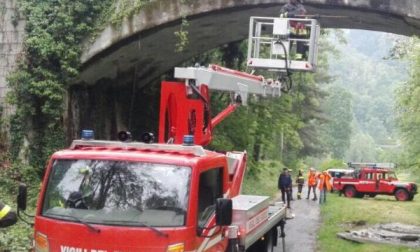 Controllo al ponte ferroviario di via Vernome a Castelletto Ticino
