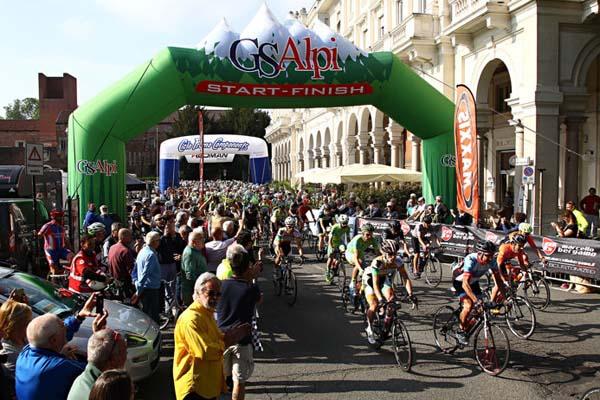 In 1.600 alla terza edizione della Granfondo Novara