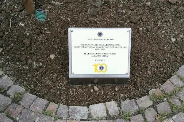 Nuove piante in piazza della Chiesa alla Bicocca grazie al Lions Club Novara Ticino