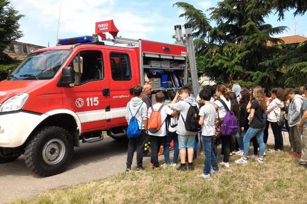 Prova di evacuazione alla media dell’istituto comprensivo di Cerano
