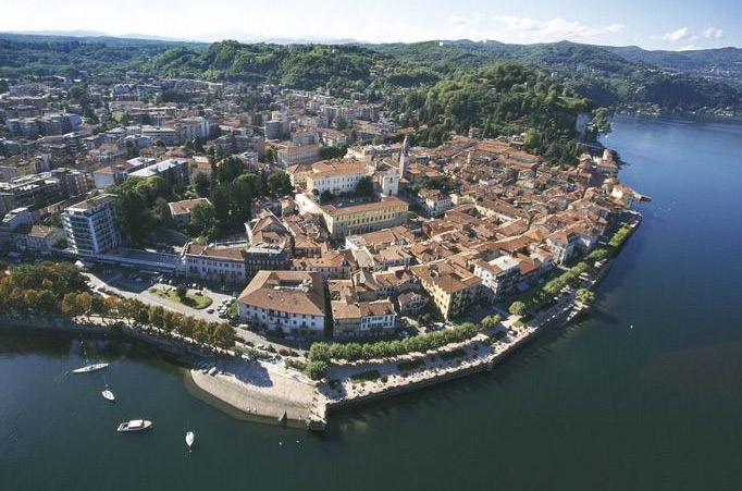 Ad Arona è boom di seconde case