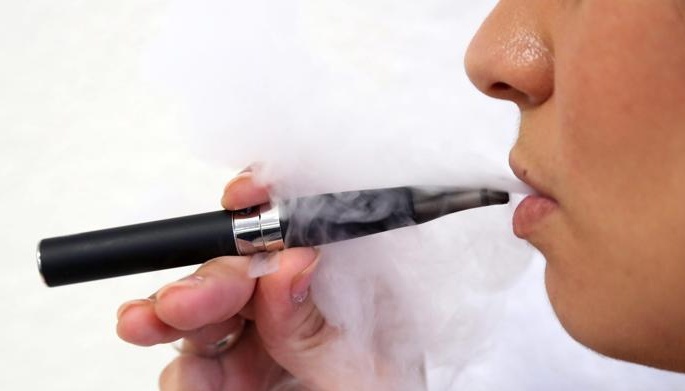 Tassa sul fumo: aumenti anche per le sigarette elettroniche
