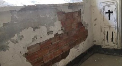 Arona: cimitero set da film horror