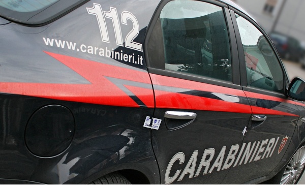 Litiga col padre, lo accoltella e lo riduce in fin di vita