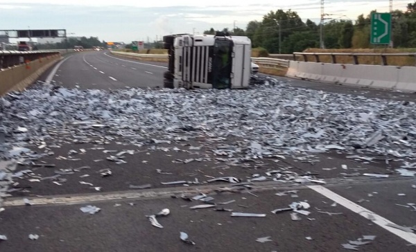 Mortale sulla A4, chiusa in direzione Milano