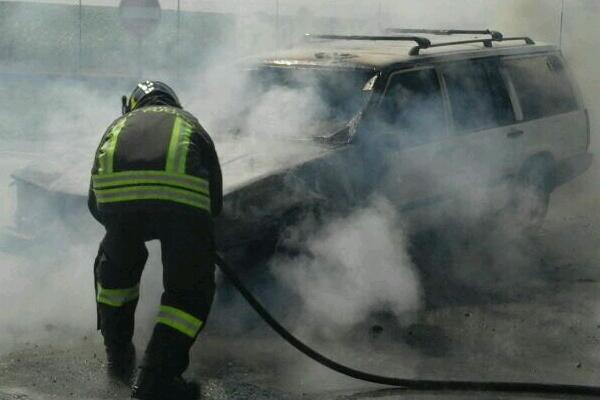 Auto a Gpl a fuoco a Suno