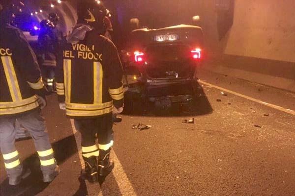 Auto si ribalta in galleria: è successo a Grignasco
