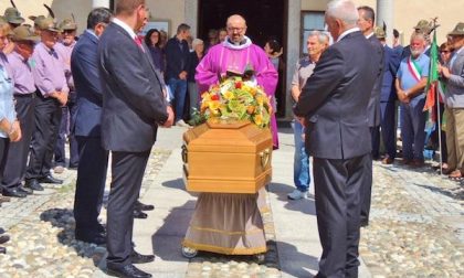 In tantissimi per l'ultimo saluto al “Carlìn” (FOTOGALLERY)