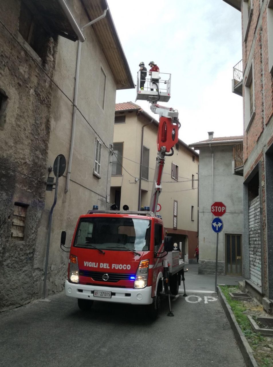 Borgomanero: pericolo in via Felice Piana, intervengono i pompieri