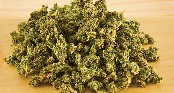 Dipendente in ditta di consegne, portava la droga nell’aronese