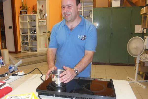 Il fornello che “parla” ai ciechi