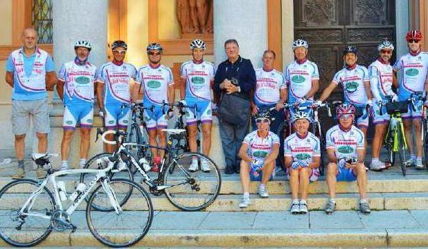 In bici ad Amatrice per portare una tensostruttura