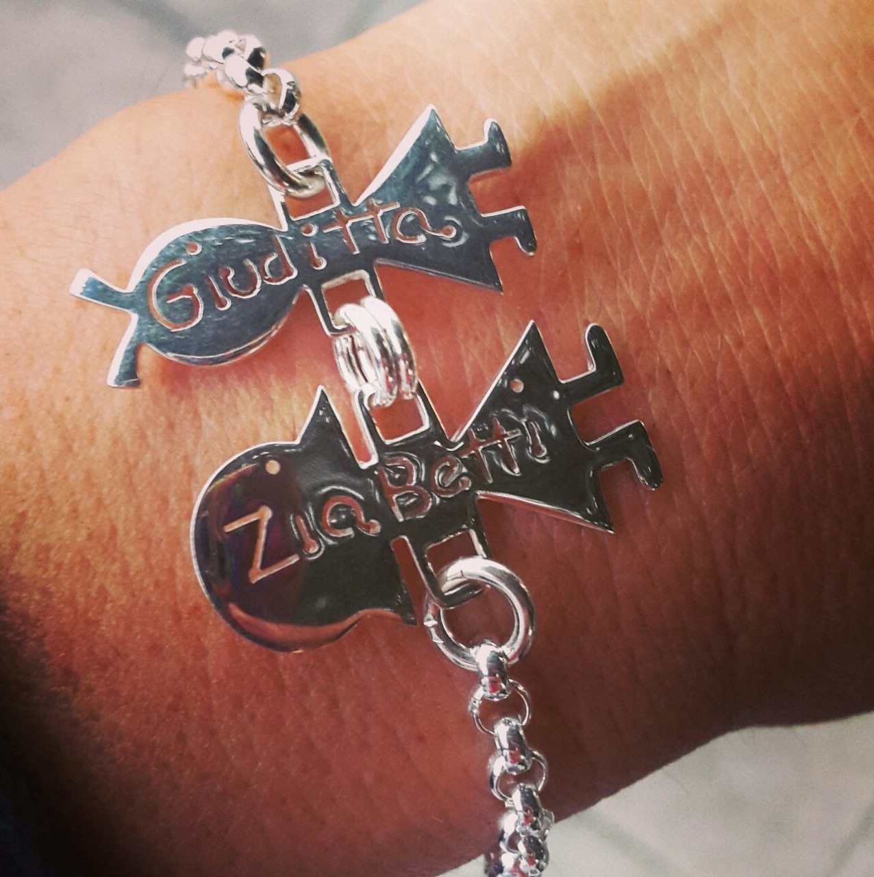 Arona: cercasi disperatamente braccialetto