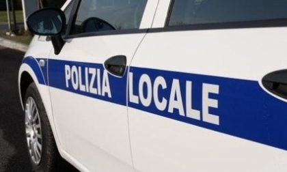 Borgomanero: griglia cede nel parcheggio del Lidl